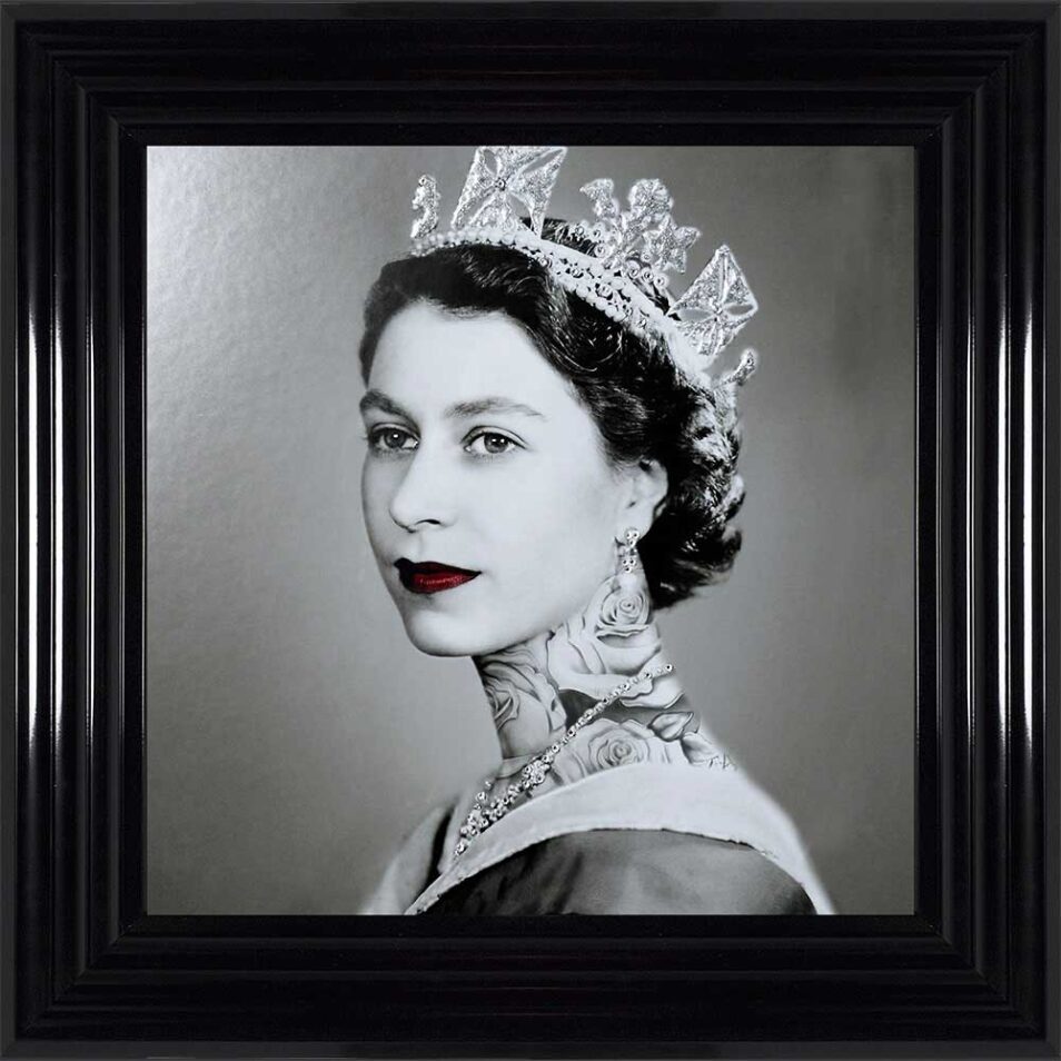 Queen Elizabeth - Neck Tattoos - Glitter - Black Frame